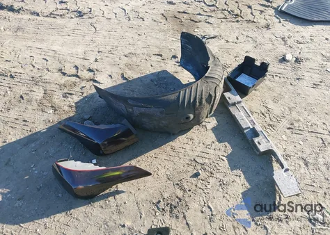 2016 Hyundai Genesis 3.8 z USA, uszkodzony, nr VIN KMHGN4JEXGU138838